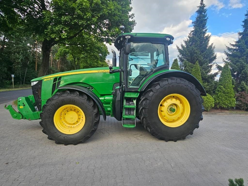 John Deere 8245 R