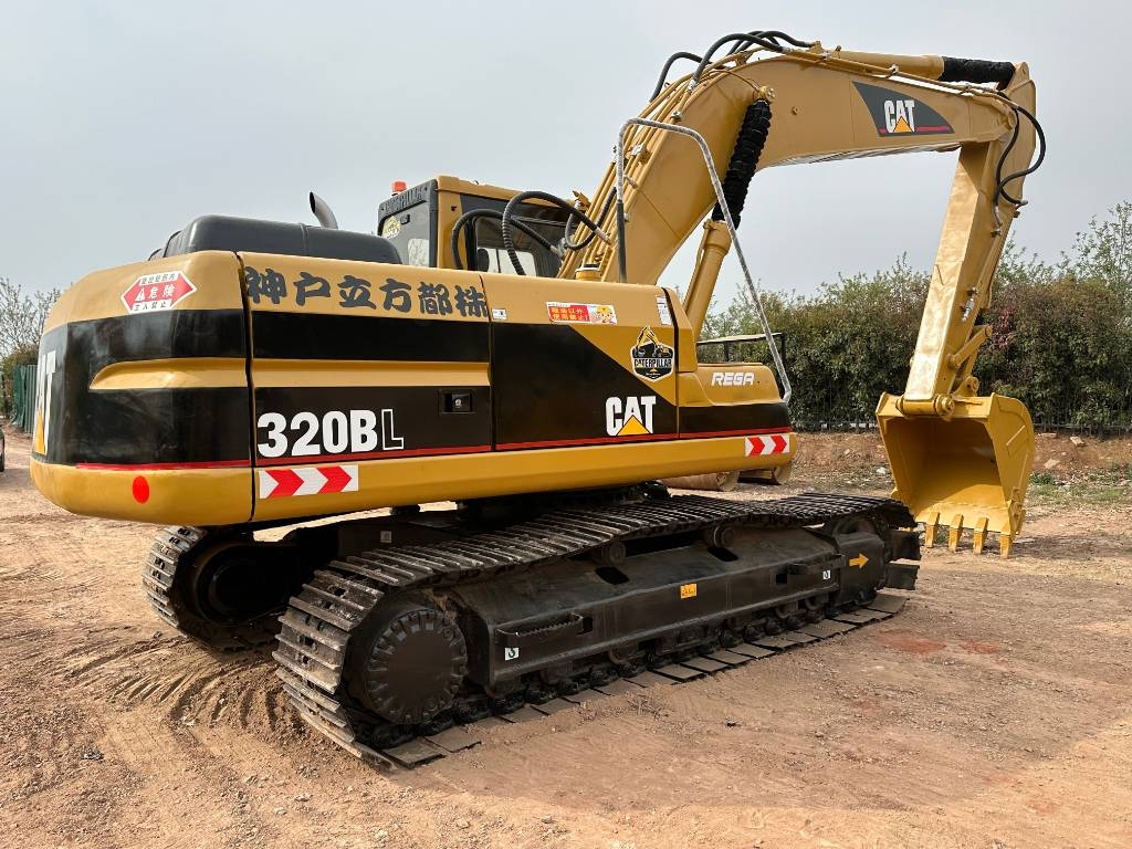 CAT 320B