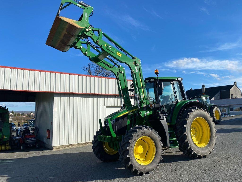 John Deere 6120M