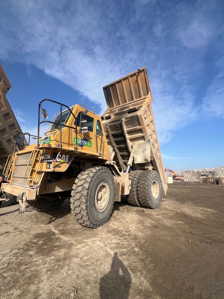 CAT 773B