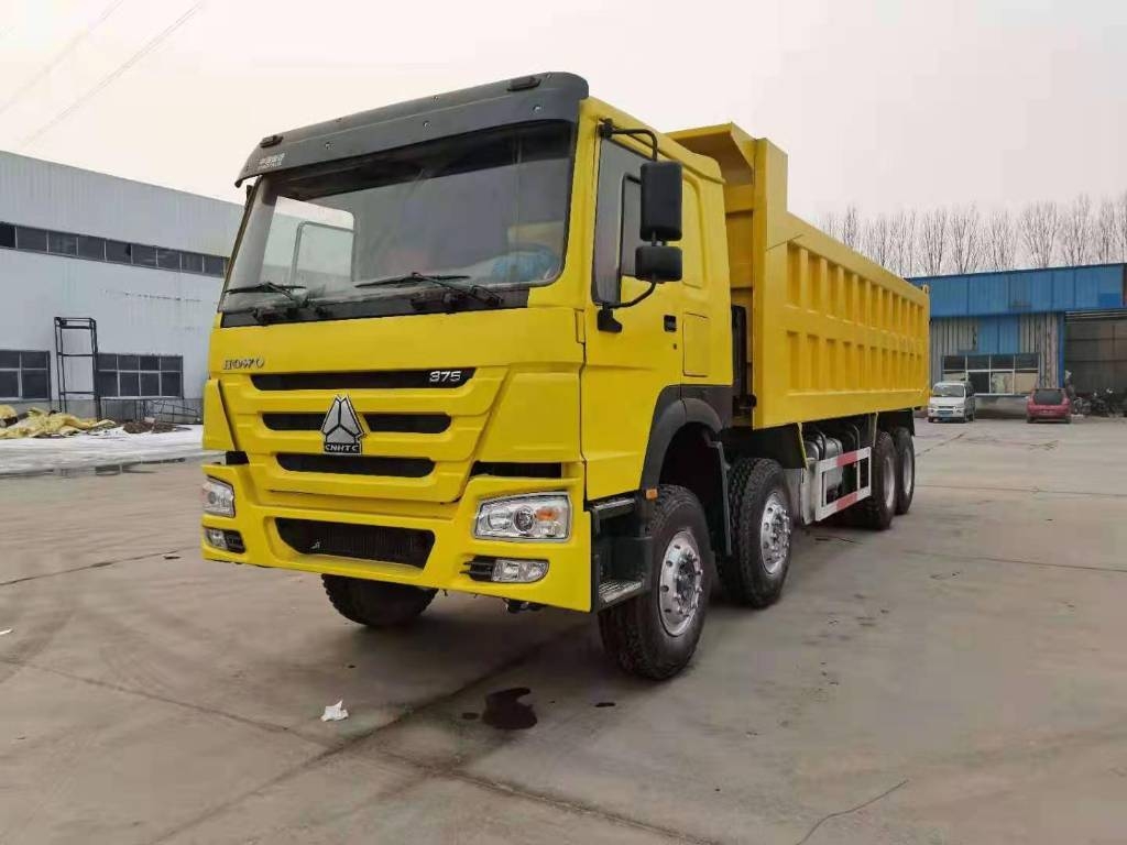 Sinotruk HOWO 8*4 375