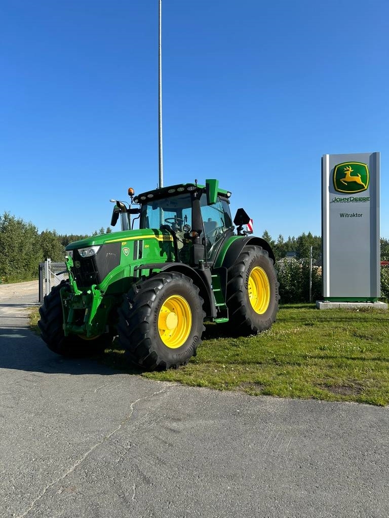 John Deere 6R250