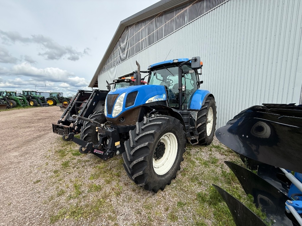 New Holland T 7030 PC, SS, Frontlyft