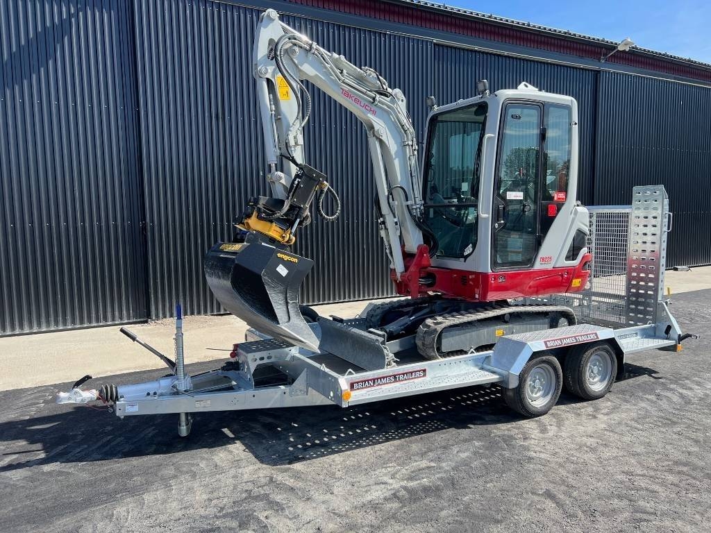 Takeuchi TB 225 Grävarpaket Brian James Engcon