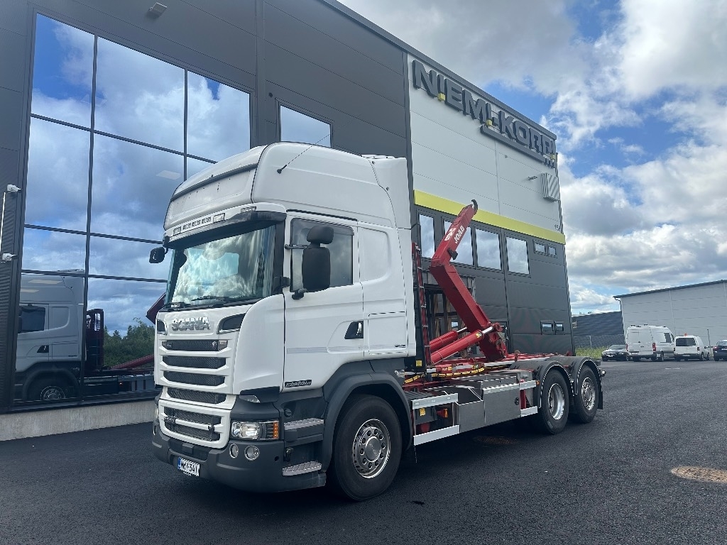 Scania R520 6x2*4