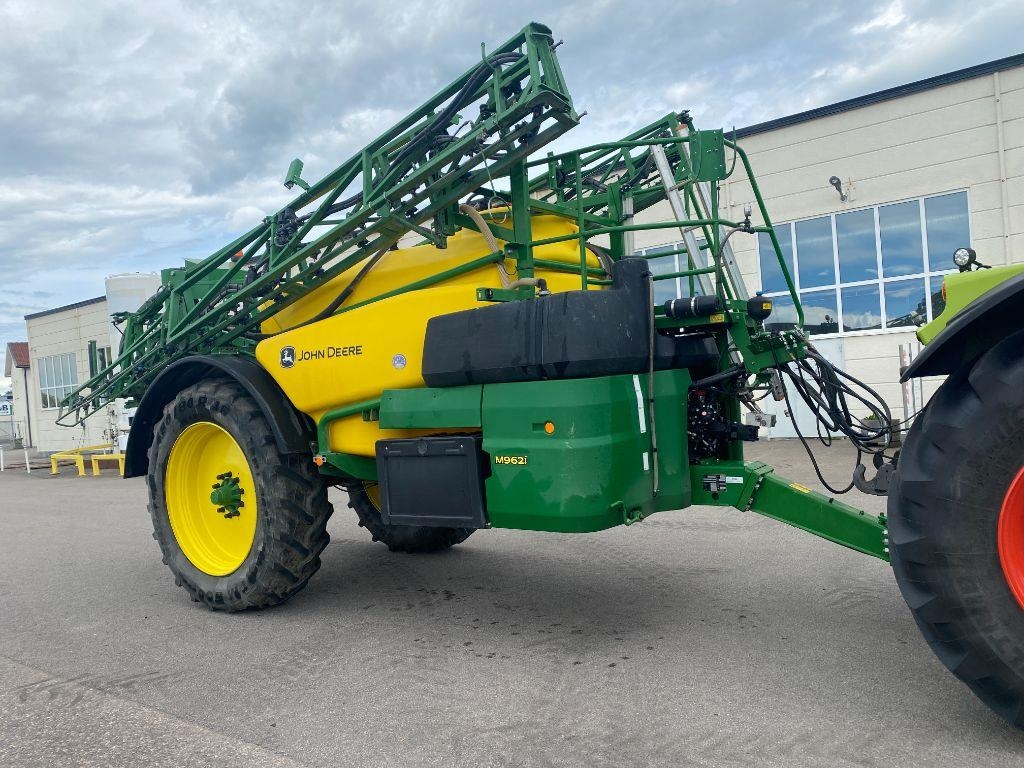 John Deere M962i