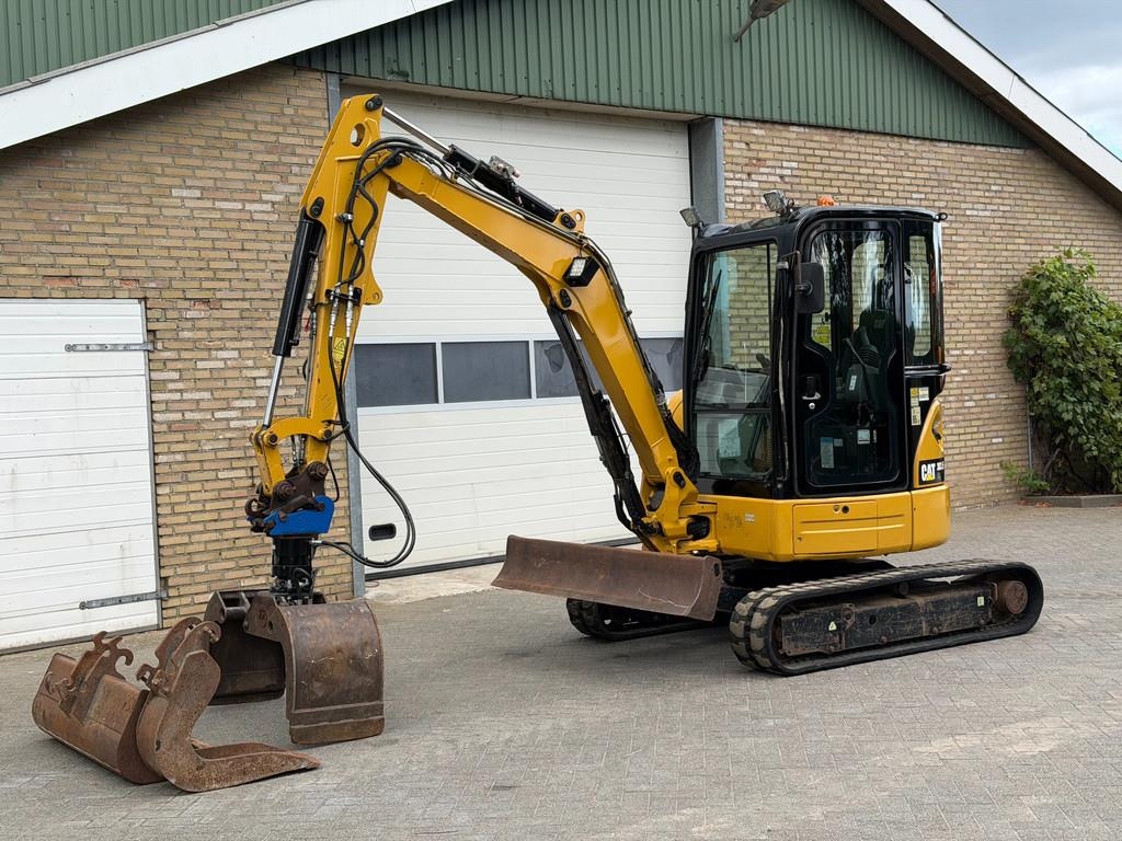 Mini-pelle Caterpillar 303ECR — occasion 2017, 3 948 h