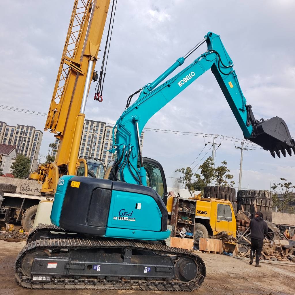 Kobelco SK 135 SR made in Japan