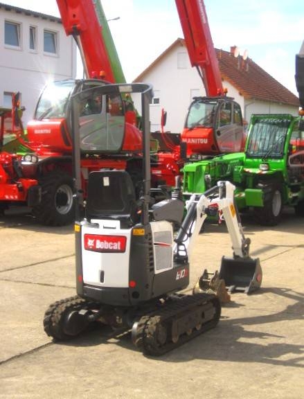 Mini-pelle Bobcat E 10 z * 2x Löffel * * Verstellfahrwerk * — occasion 2019, 1 732 h