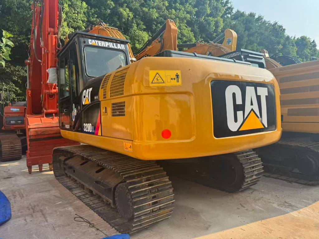Pelle sur chenilles Caterpillar 320 D — occasion 2022, 900 h