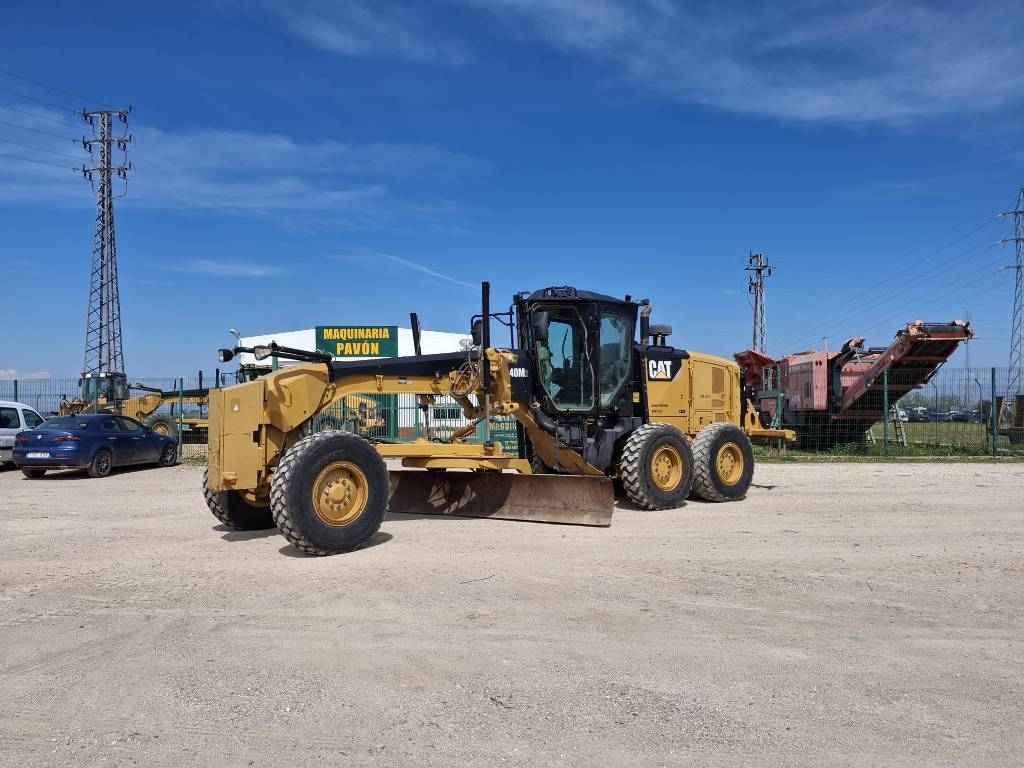 CAT 140 M 2