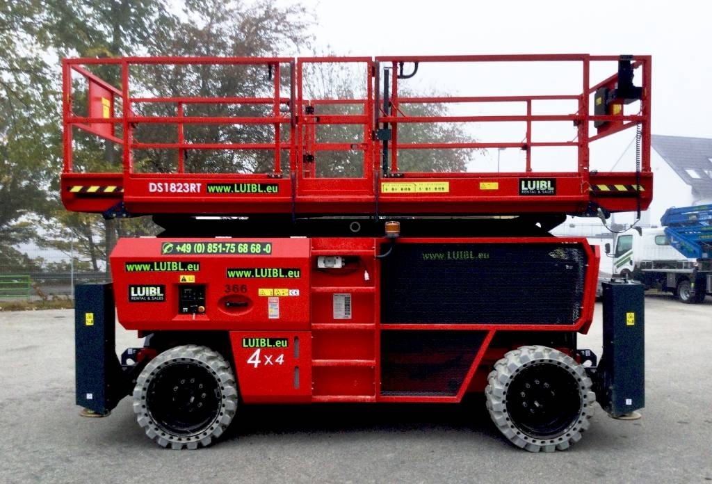 Nacelle à ciseaux Magni DS 1823RT, 18m Diesel lift, Superdeck — occasion 2021, 704 h