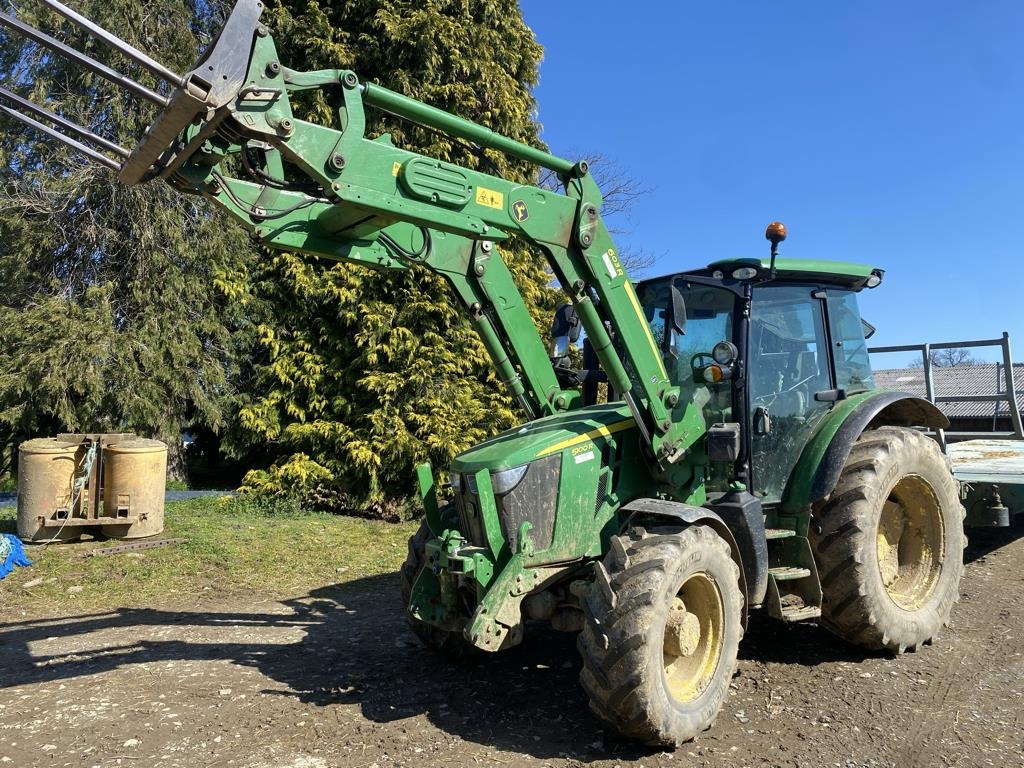John Deere 5100 R COMMAND QUAD