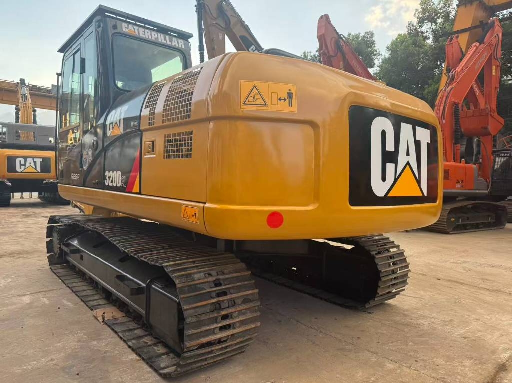 Pelle sur chenilles Caterpillar 320D2 — occasion 2024, 1 000 h