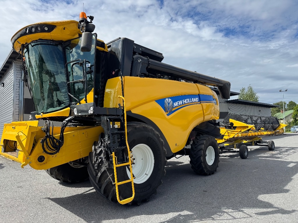 New Holland CX 5.90RS