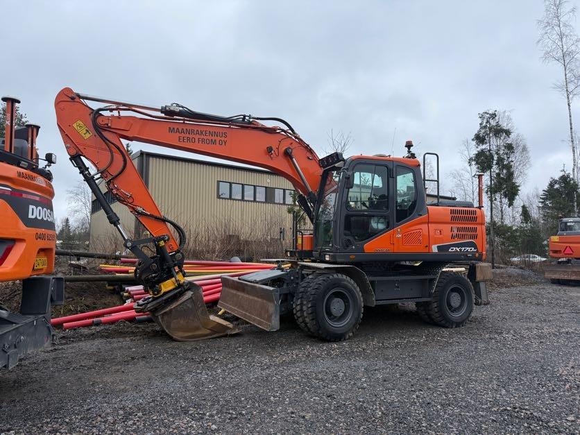 Pelle sur pneus Doosan DX170W — occasion 2017, 8 630 h