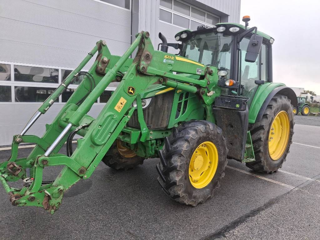 John Deere 6110M