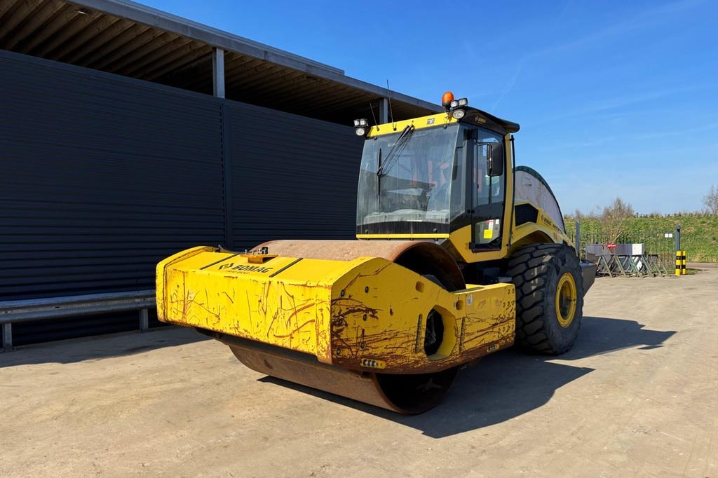 Rouleau monocylindre Bomag BW 226 BVC-5 — occasion 2019, 7 076 h
