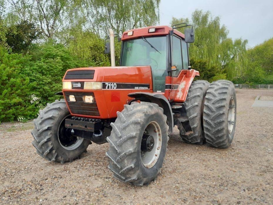 Case IH MAGNUM 7110 med Dobbelt Whele