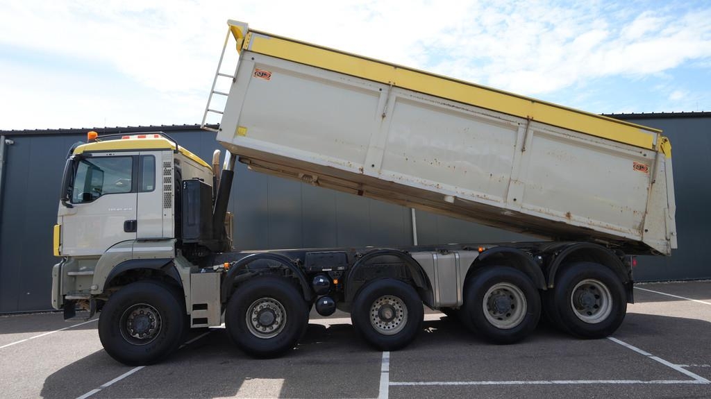 MAN TGS 49.460 10x8 tipper 413.700km