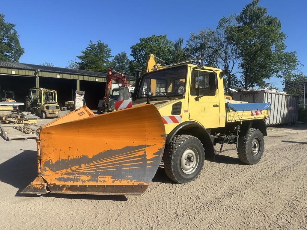 MB Trac Unimog U 1000 32.883km - SNOW PLOW