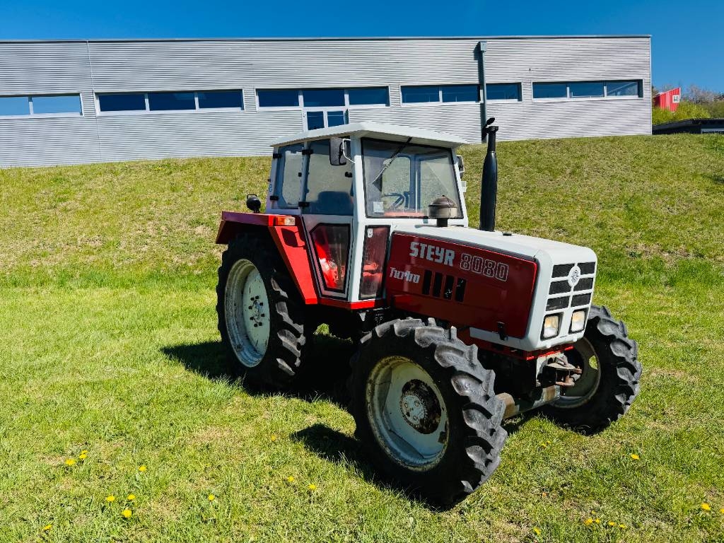 John Deere 6130R tracteur