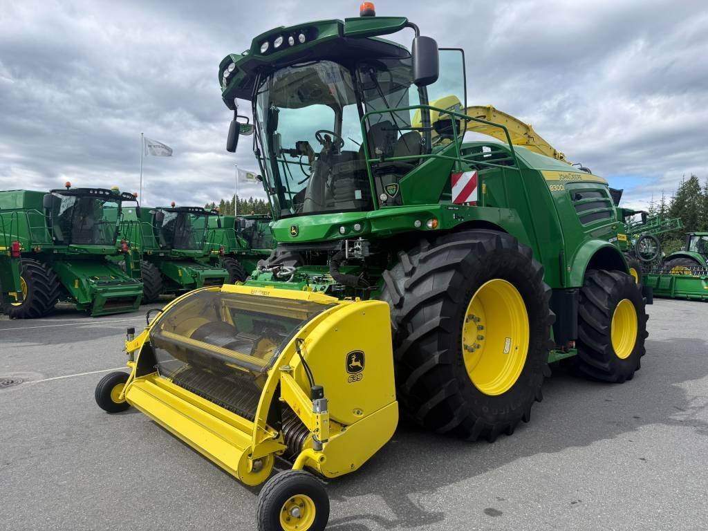 John Deere 8300i