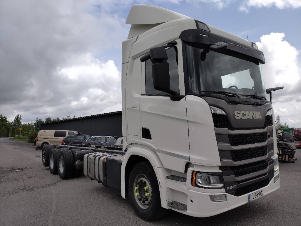 Scania R540 8x4 pitkä alusta runko 9,6m