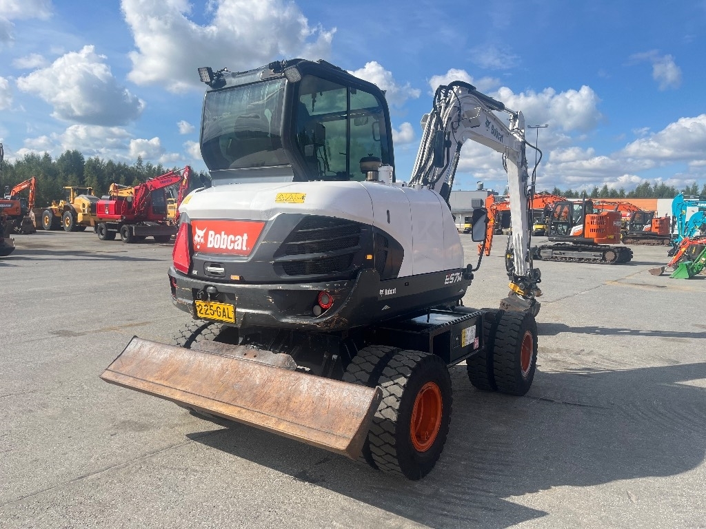 Bobcat E 57 W / Engcon、铲斗、润滑脂、加热器 kuva 5
