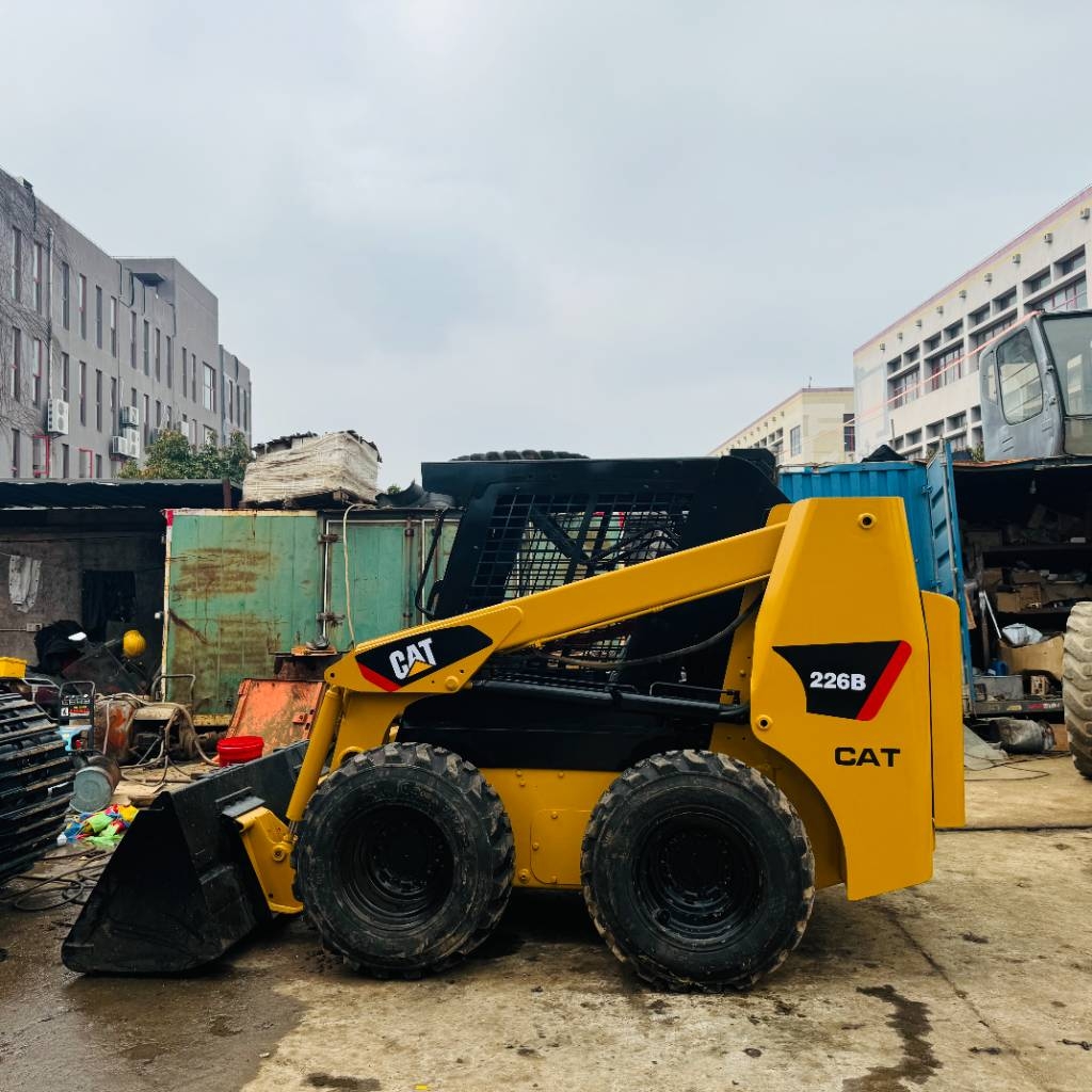 Chargeuse compacte Caterpillar 226 B — occasion 2021, 600 h