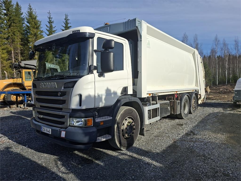 Scania P320 6X2*4