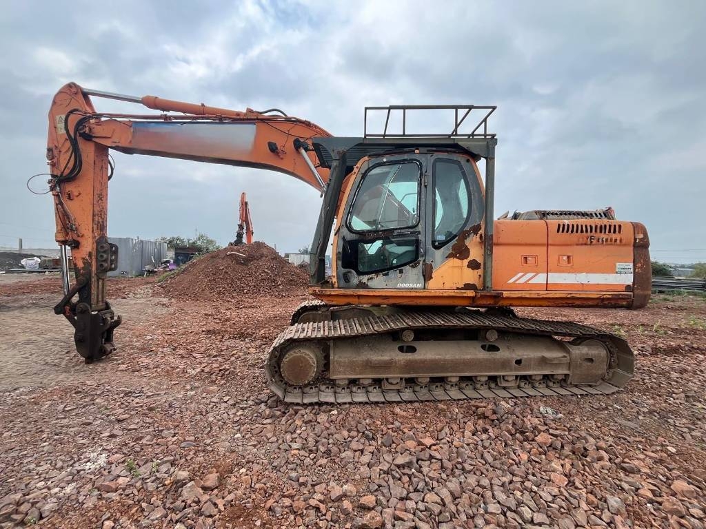 Pelle sur chenilles Doosan DX 225 LC — occasion 2007, 6 000 h