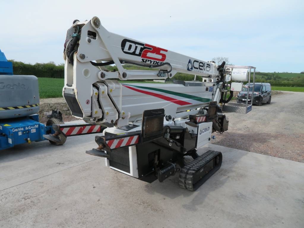Cela DT25 Tracked Crawler