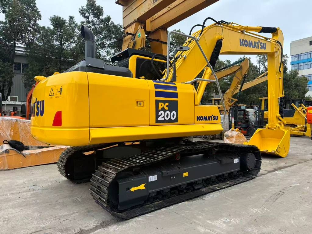 Komatsu PC 200