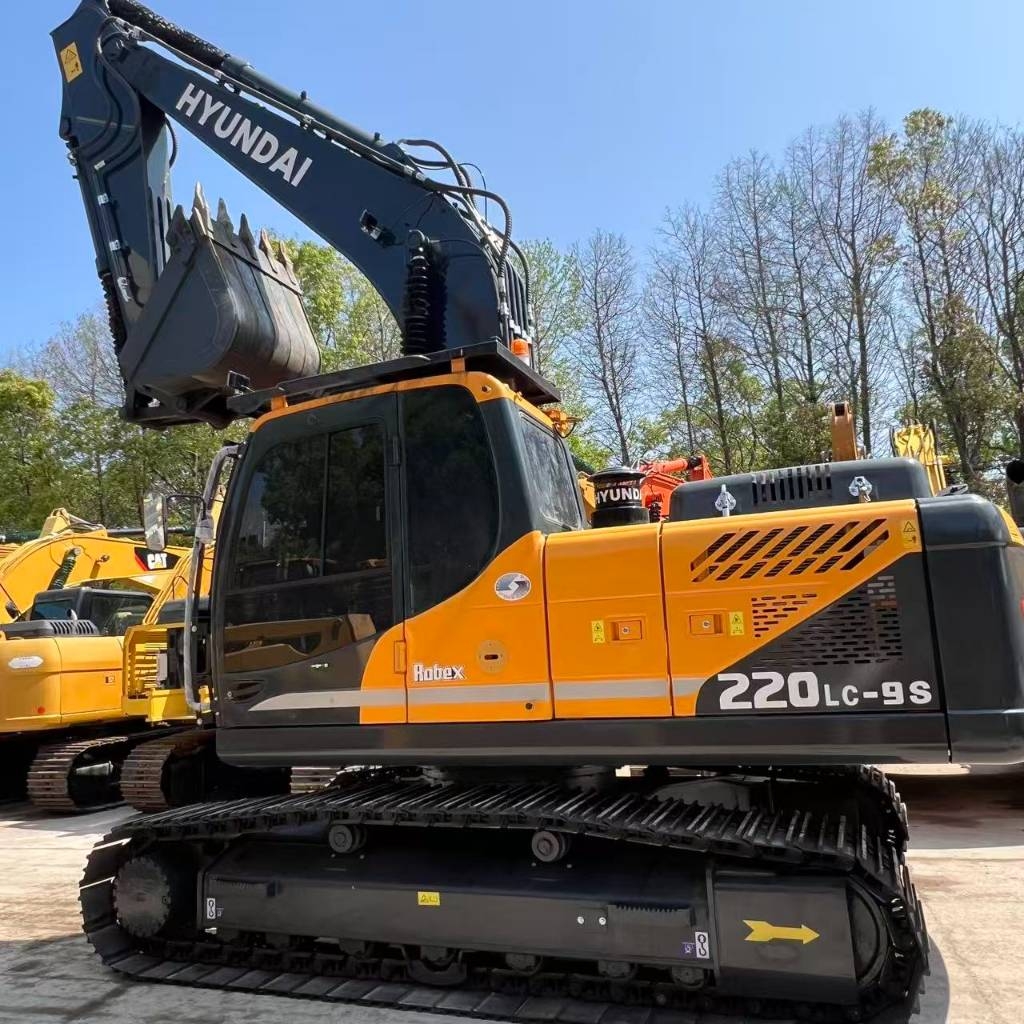 Pelle sur chenilles Hyundai Robex 220 LC-9 S — occasion 2025, 500 h