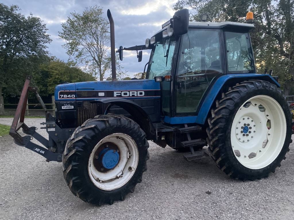 New Holland 7840