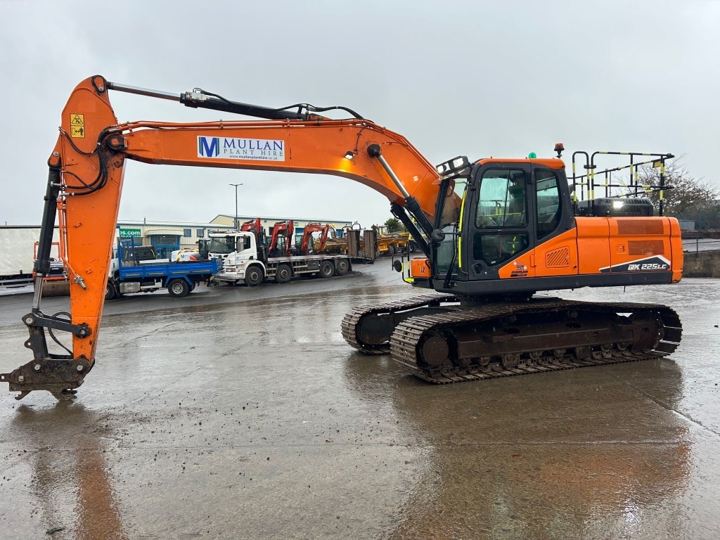 Doosan DX225 LC-7 ( New Model )