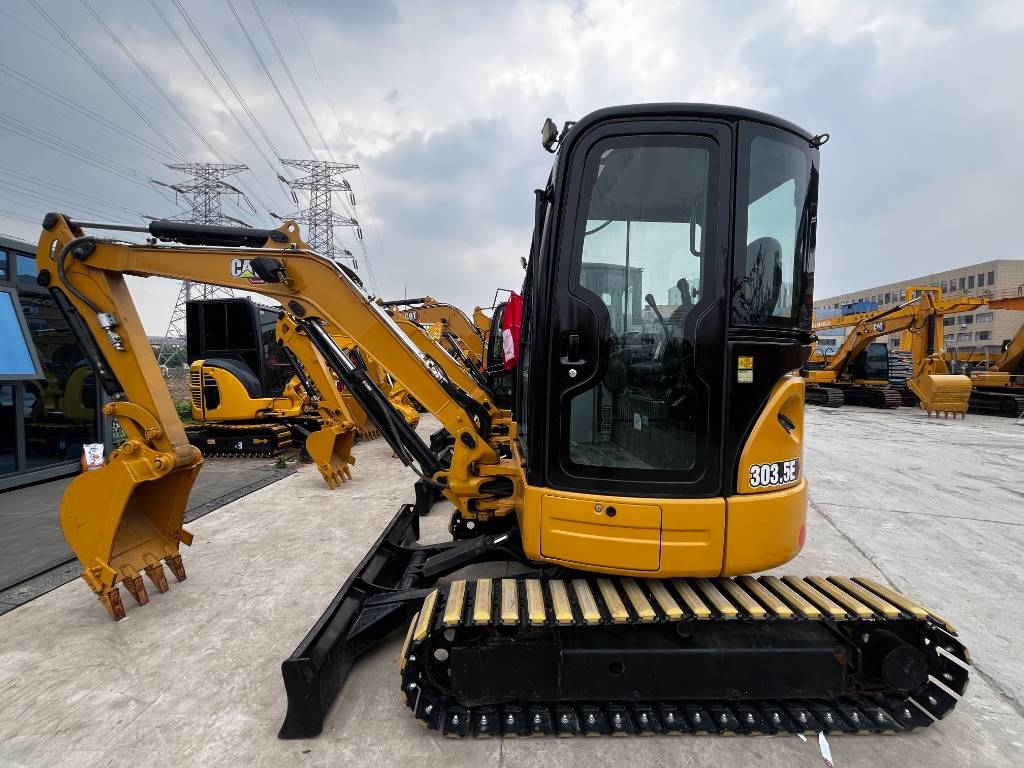 Mini-pelle Caterpillar 303.5E — occasion 2023