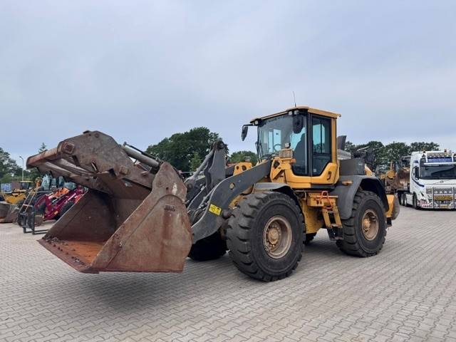 Chargeuse sur pneus Volvo L 90 H — occasion 2017, 13 148 h