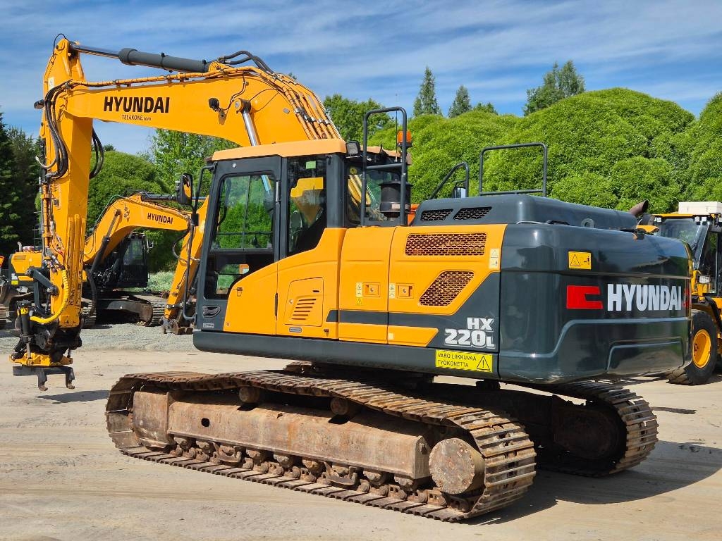 Hyundai HX 220 L