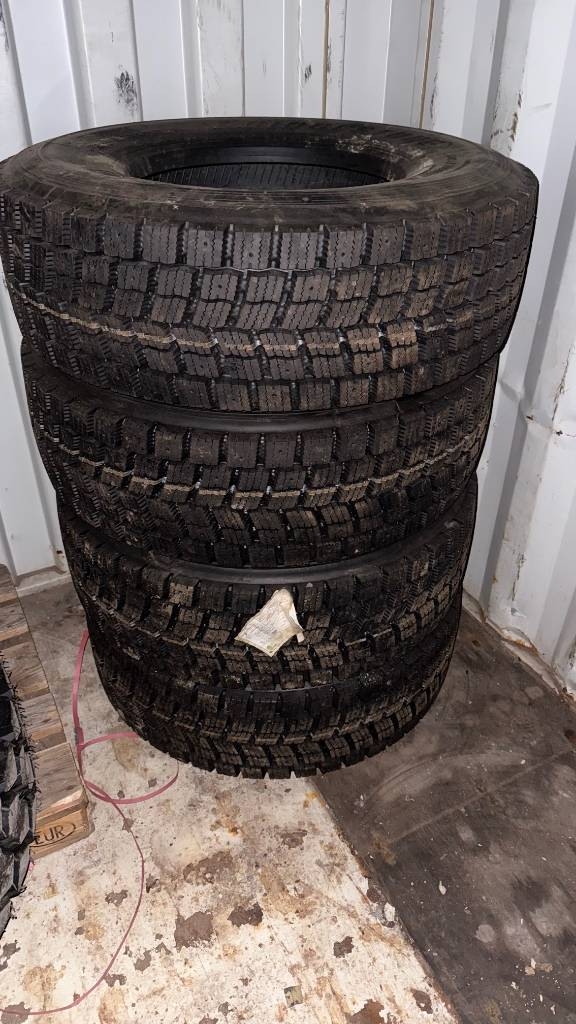 Däck Boss 305/70R19,5 BWE