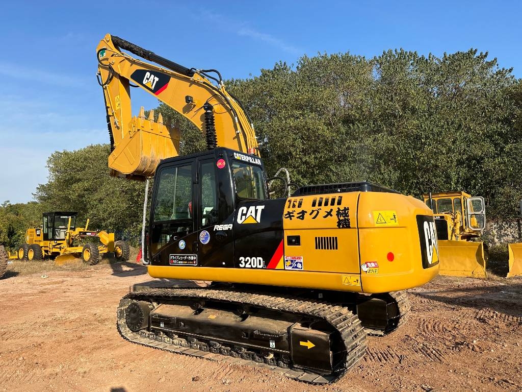 CAT 320 D L