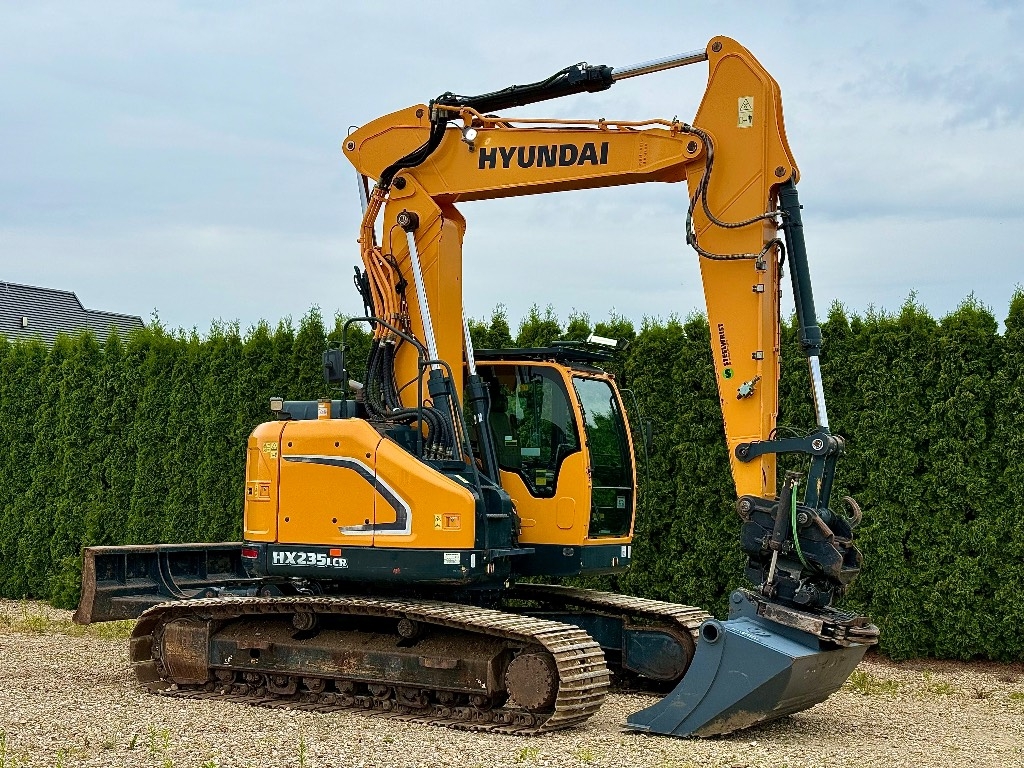 Hyundai HX 235 LCR