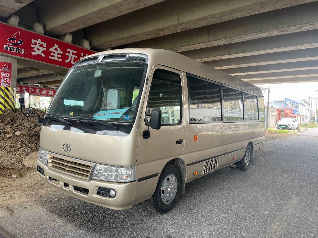 Toyota 1HZ Coaster