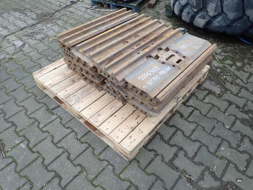 Volvo Bodenplatten 800 mm