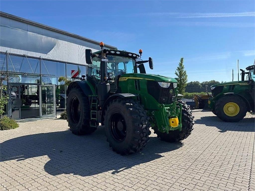 John Deere 6R 230