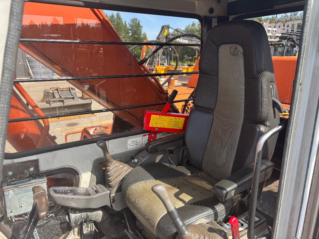 Fiat-Hitachi FH 220 LC / Myyty, Sold kuva 7