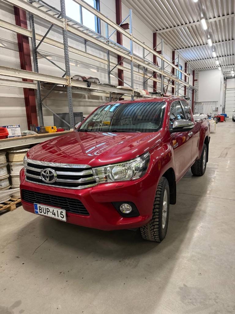 Toyota Hilux 4 x 4