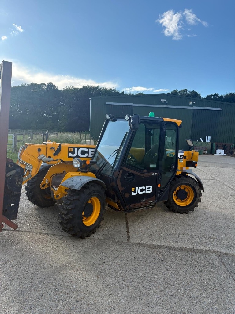 Chariot télescopique JCB 525-60 Teleskoplader/Telelader/INKL Palettengabel — occasion 2017, 2 500 h