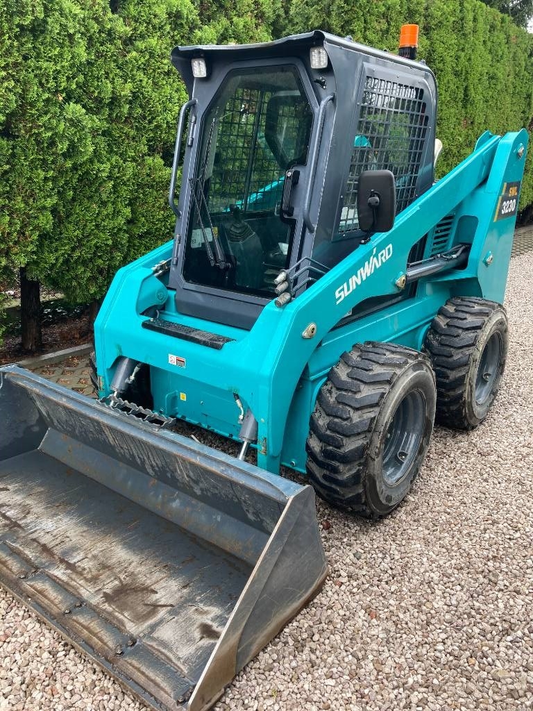Chargeuse compacte Sunward SWL 3230 Bobcat S 650 — occasion 2023, 140 h